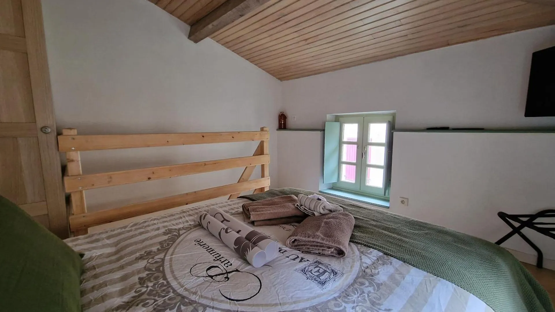 Holiday home Home Et Holiday La Muscadelle Viviers